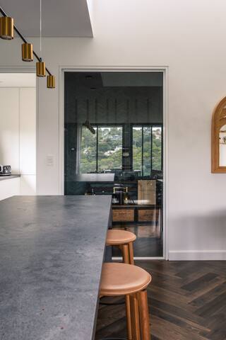 Luxury Cammeray Apartment gallery image 3