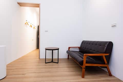 Near train station, Starbucks, McDonald's, Cold Hot Ice, Beef Fortune, Chaozhou Old Street, convenie