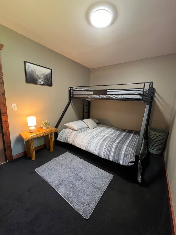 Schlafzimmer 1