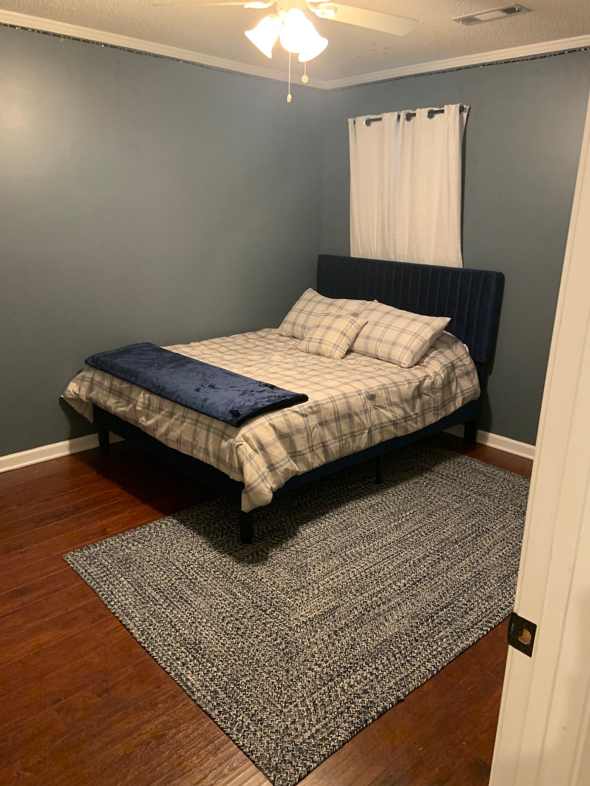 Საწოლი 15 × 203 სმ