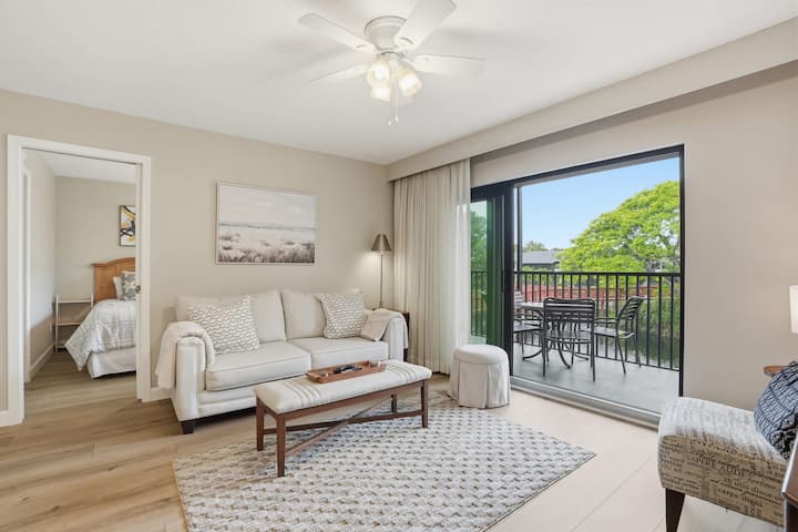 F-236 - Deluxe Condo With Resort Views & Sleeps 6 - Naples, FL