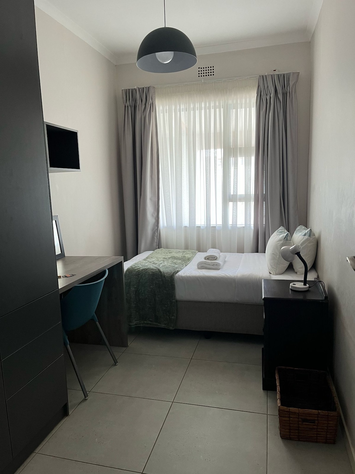 3/4 säng för lämplig för ensamstående vuxen eller barn