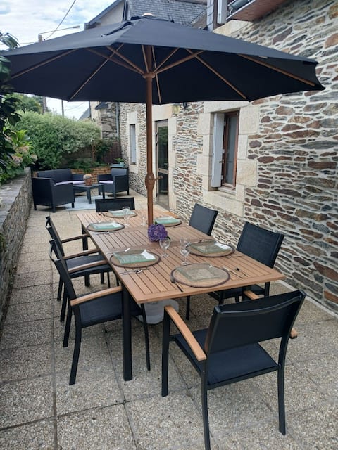 P tit cocoon in Brittany bike hike missions.