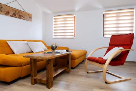 Top Airbnb: Nikola’s Stay – Modern Flat near Tesla Spot in Grad Gospić