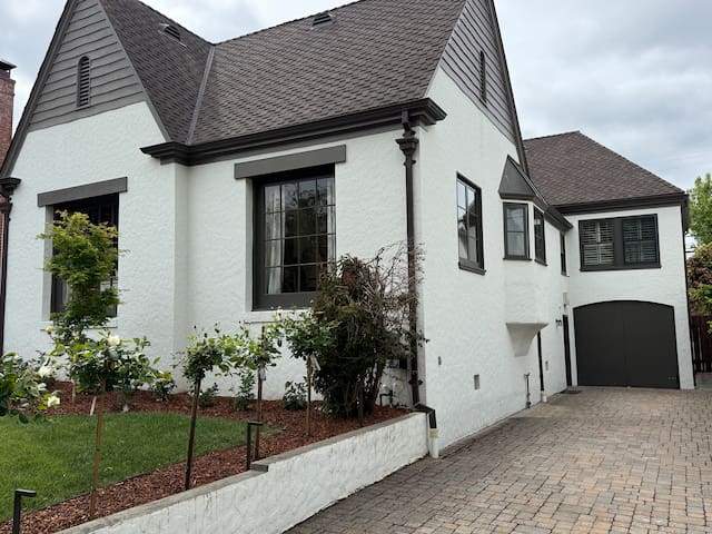 Charming 3BR Executive Home Minutes from SFO & SF