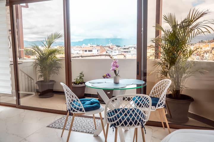 Terrace Studio With City Views/historic District - Cuenca, Ecuador