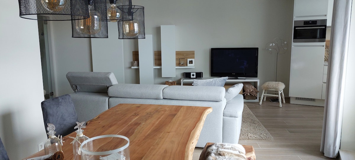 Top performing Airbnb: 2 bedroom apartment with garage TEN POELE Middelkerke in Middelkerke
