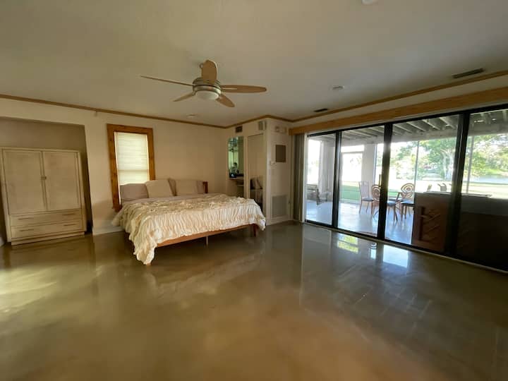 Priestranný primárny apartmán 