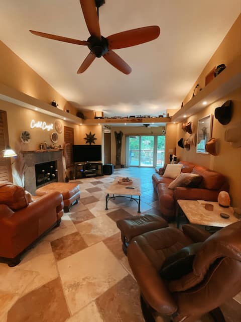 Popular Airbnb listing: Coastal Cowgirl- Close to Beaches-AMI-IMG-Paradise in Cortez