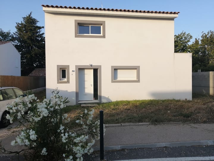 Villa à 20 Min D Aix Dans Un Lotissement Familial - Rousset