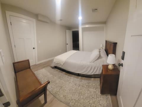 Gorgeous Lakefront Suite (Unit 3)