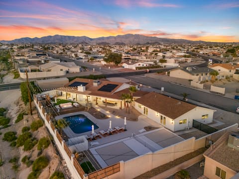 Pickleball • Pool • Spa | 7 Bedroom | Near Marina