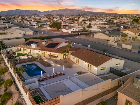 Pickleball | Pool • Spa • Sleeps 26 | Near Marina