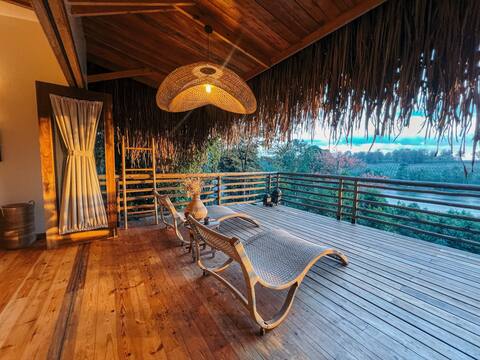 The Malachite Treehouse - couples retreat near Nbi