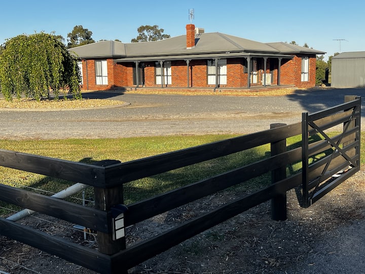 'The Homestead' Horsham Central - Horsham