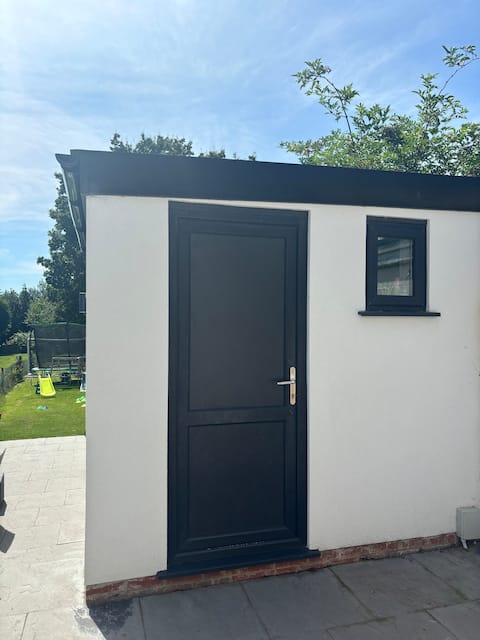 Self-contained annex