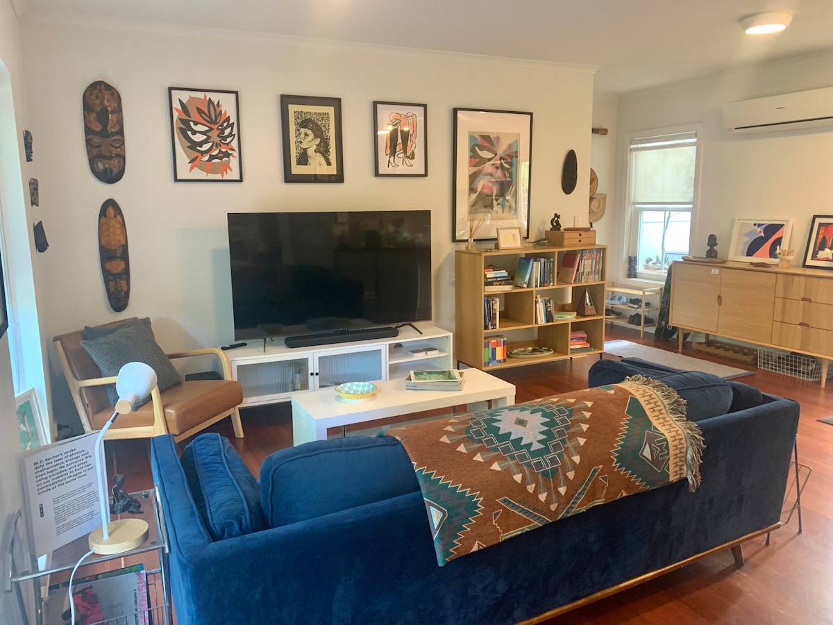 Popular Airbnb listing: Arts Precinct Getaway in Southbank