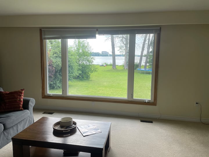 Medium Term Lakefront Home - Orillia