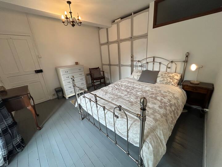 غرفة النوم 1