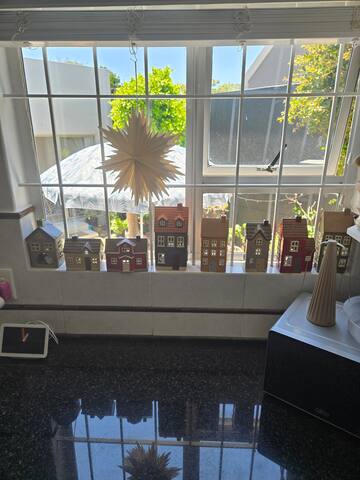 A Peaceful, safe and secluded Villa in West Beach. gallery image 4