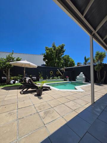 A Peaceful, safe and secluded Villa in West Beach. gallery image 3