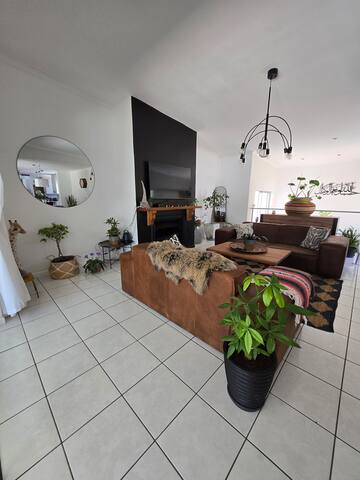 A Peaceful, safe and secluded Villa in West Beach. gallery image 2