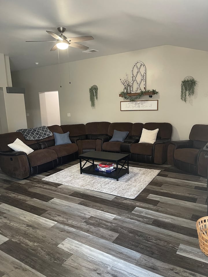 Cool Retreat - Bakersfield, CA