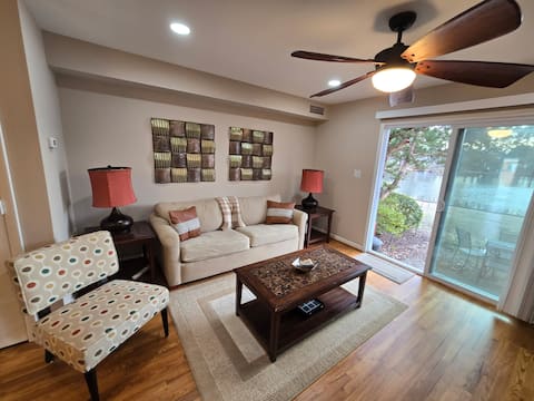 Nestled Lakeside Retreat: Cozy & Private Condo