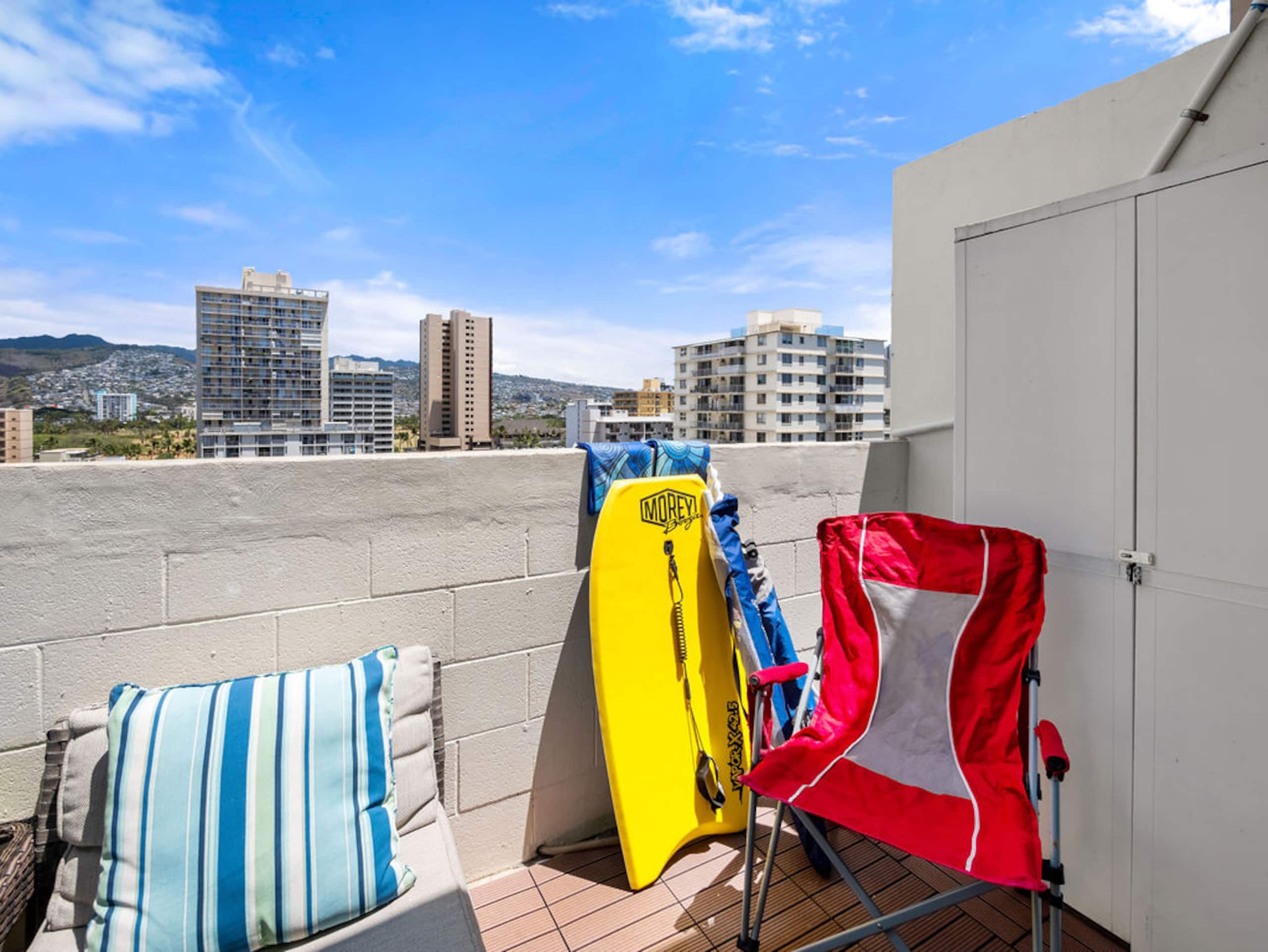 Waikiki Beach 2 Min Walk | Private Balcony Studio - Image 51