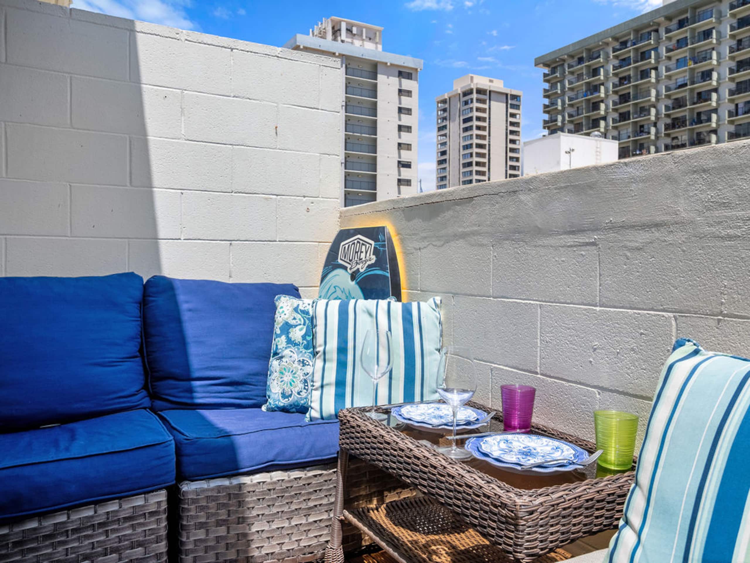 Waikiki Beach 2 Min Walk | Private Balcony Studio - Image 24