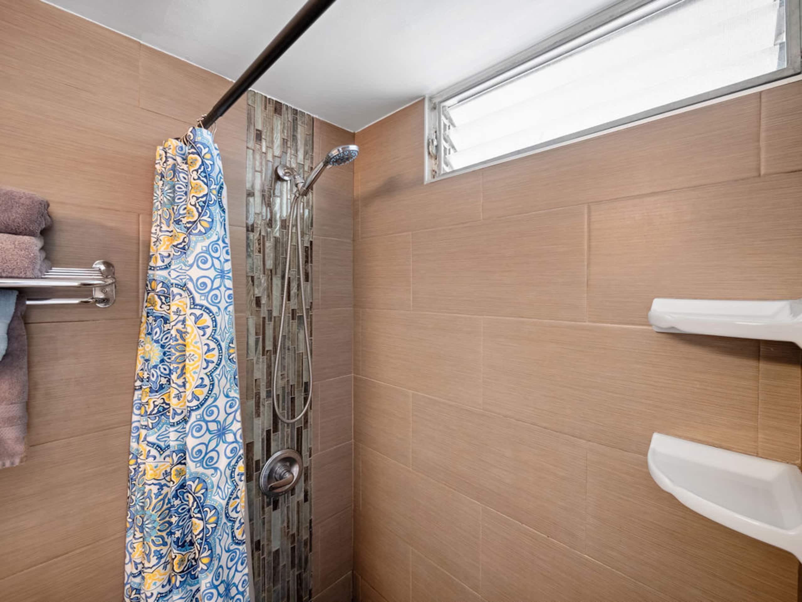 Waikiki Beach 2 Min Walk | Private Balcony Studio - Image 13