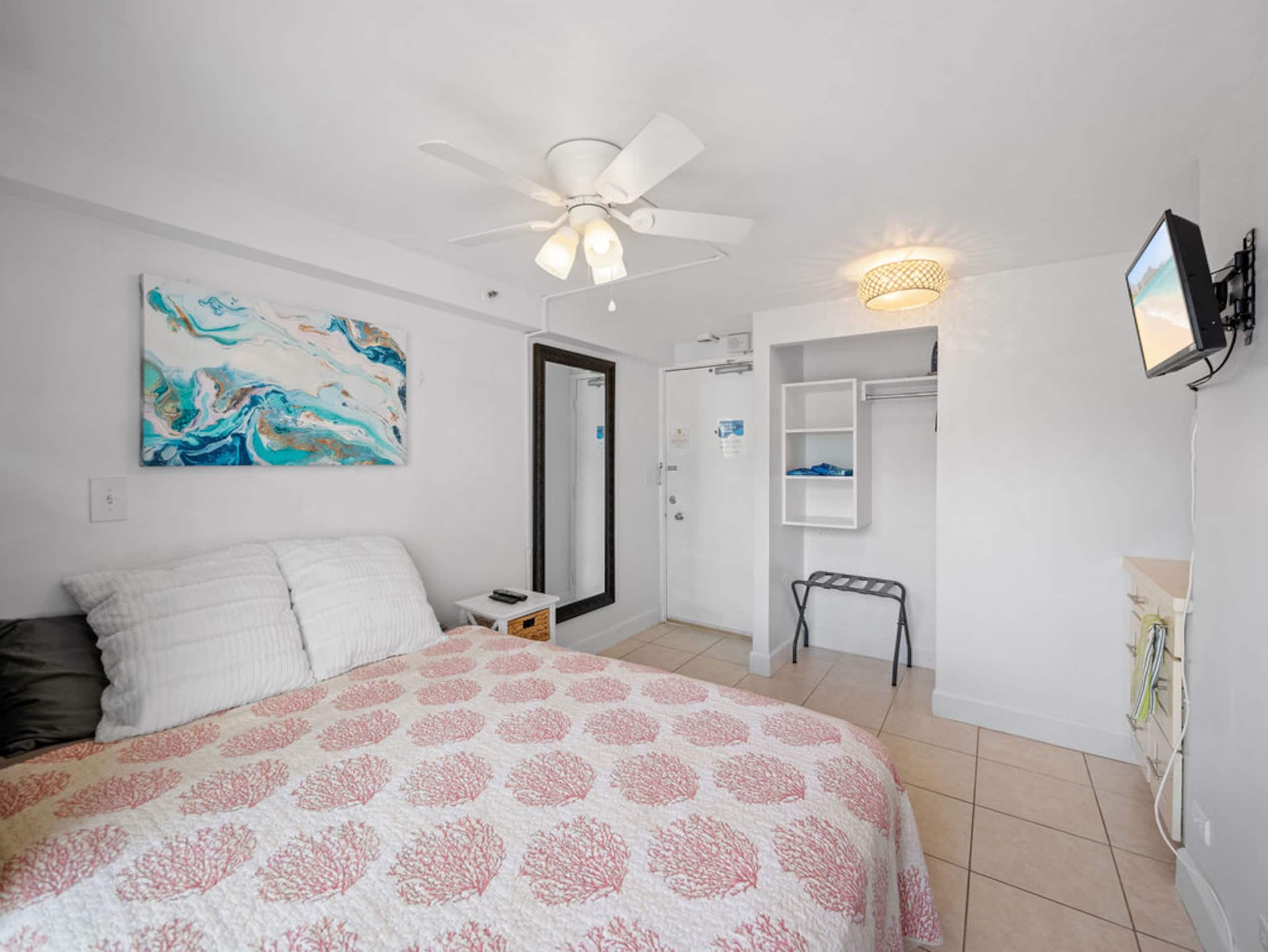 Waikiki Beach 2 Min Walk | Private Balcony Studio - Image 46