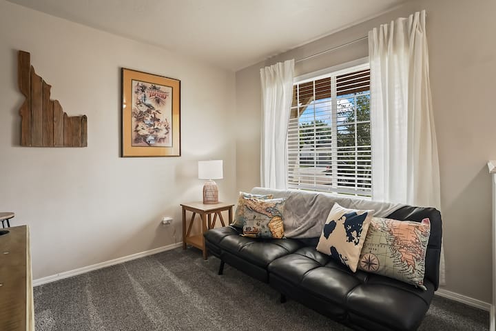 Futon fle deri në 2