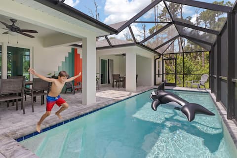 2 for 1, heated pool, themed walls, kings beds