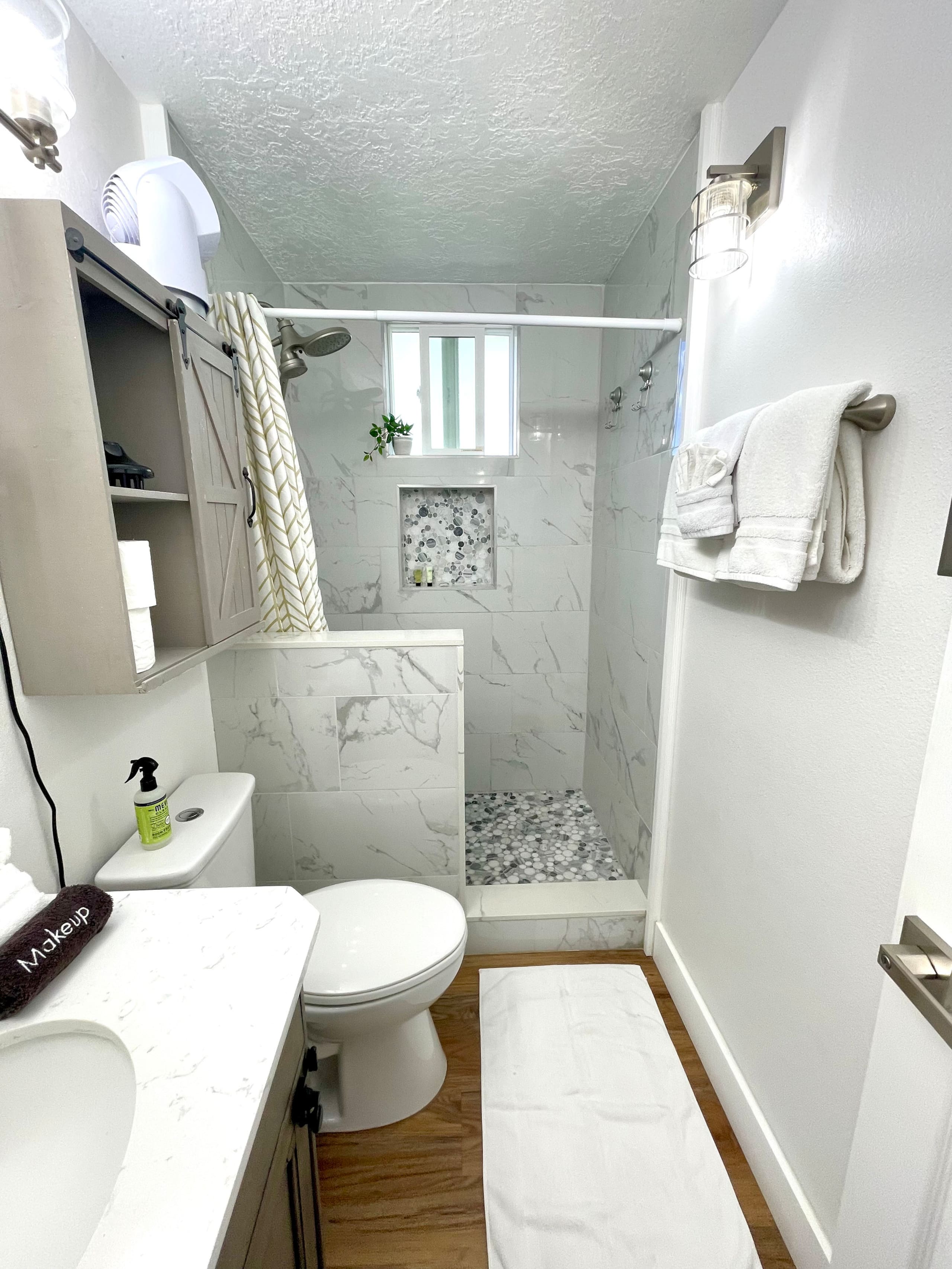 Condo in Kailua-Kona · ★4.95 · 2 bedrooms · 2 beds · 1 bath - Image 15