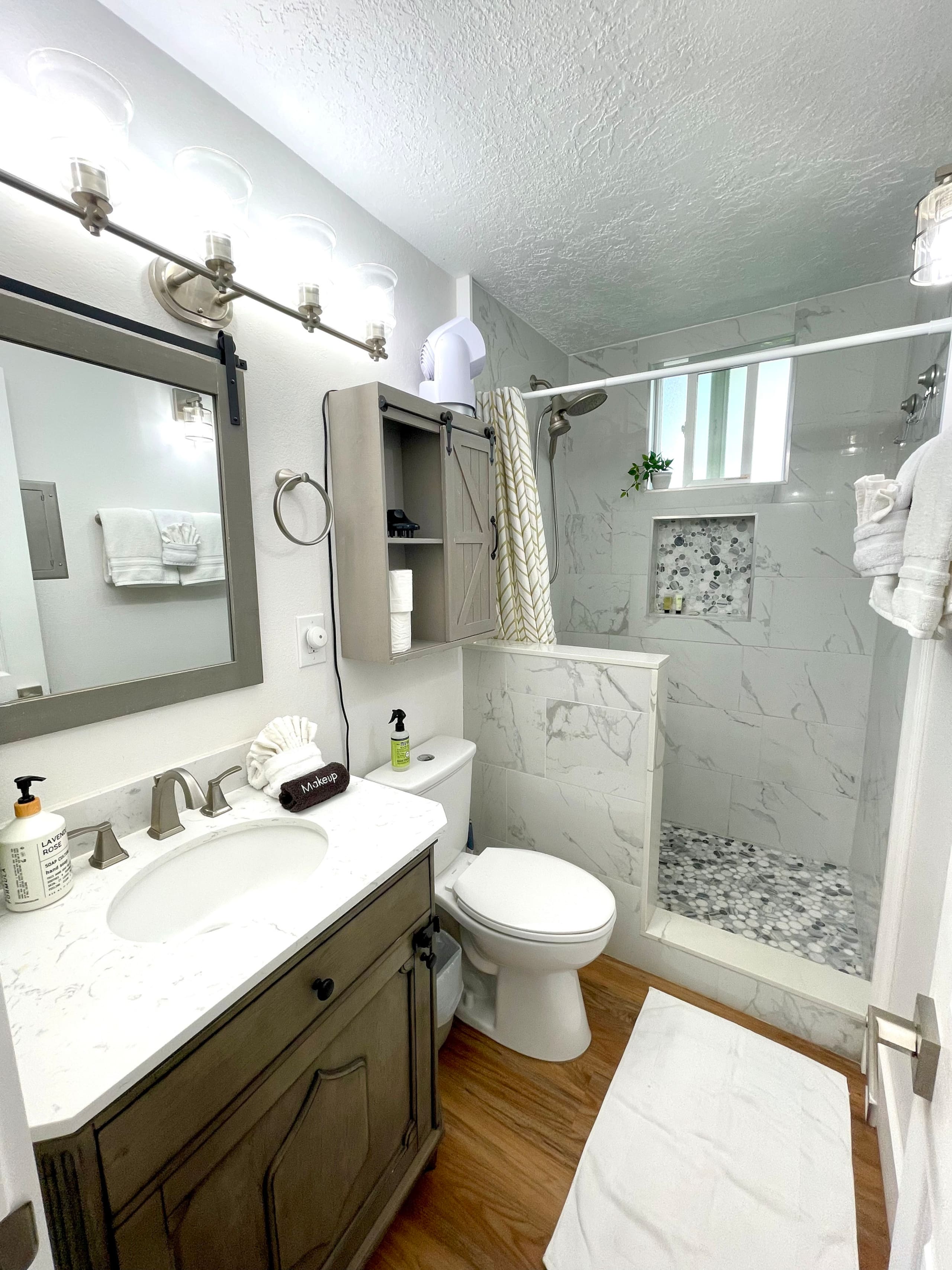 Condo in Kailua-Kona · ★4.95 · 2 bedrooms · 2 beds · 1 bath - Image 14