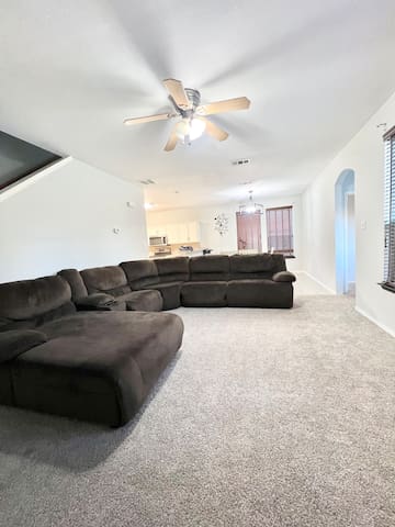 2 story gorgeous home inFortWorth4bedroom5bed3bath