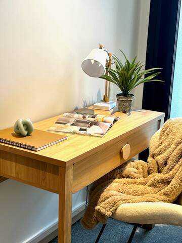 South Yarra Stylish Apt| 2 Bedroom gallery image 5