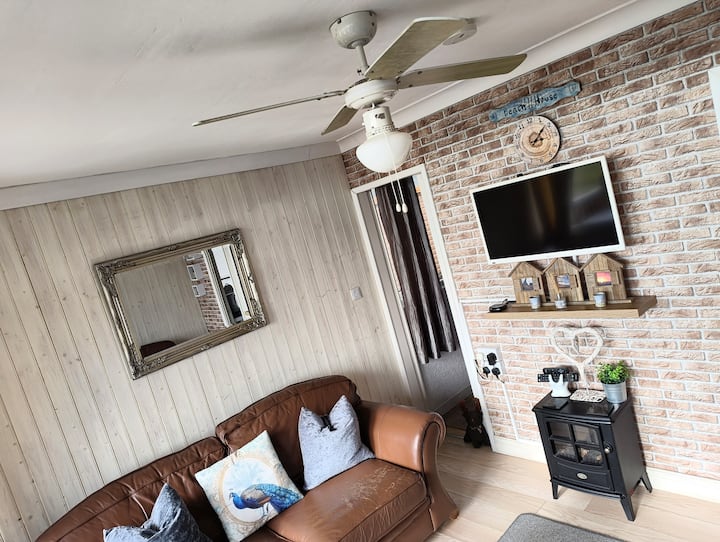 Chalet With Free Wi-fi, Bedding & Towels Provided - Sutton on Sea