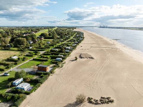 Cozy tiny house on the beach