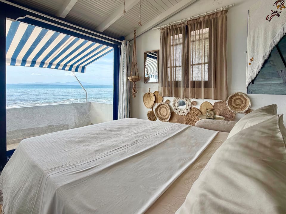 Casa Glyfa, a beach house on the waves, Vartholomio, Peloponnese, Greece, photo 5 of 10