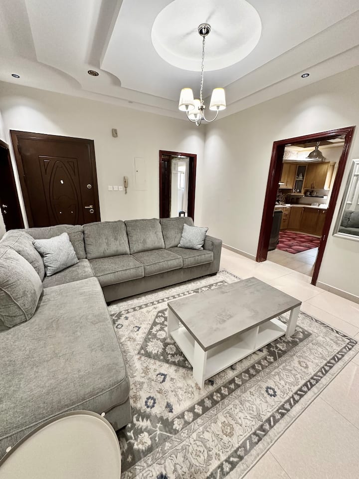 3br With Modern Living Room & Self Check In - المدينة المنورة