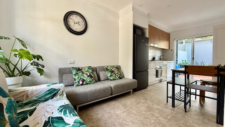 Harbourside 2br2.5bath Garden Retreat Wparking - North Sydney