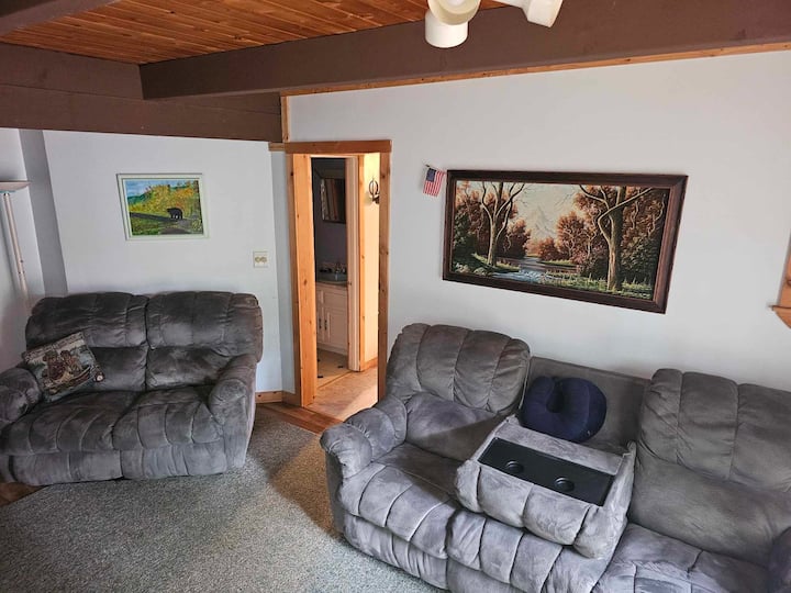 Cozy Chalet With Beach Access - Lake Winnipesaukee, NH