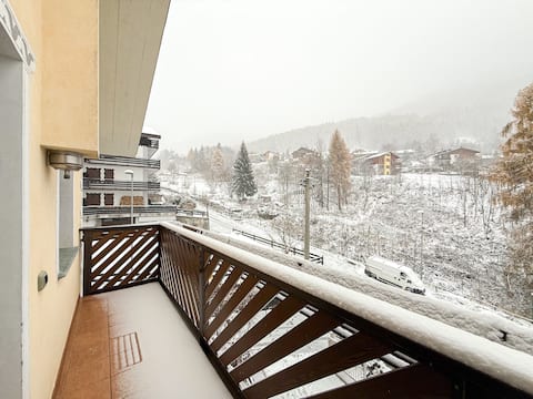 Large Three-Room Apartment on the Slopes, Free Ski Storage