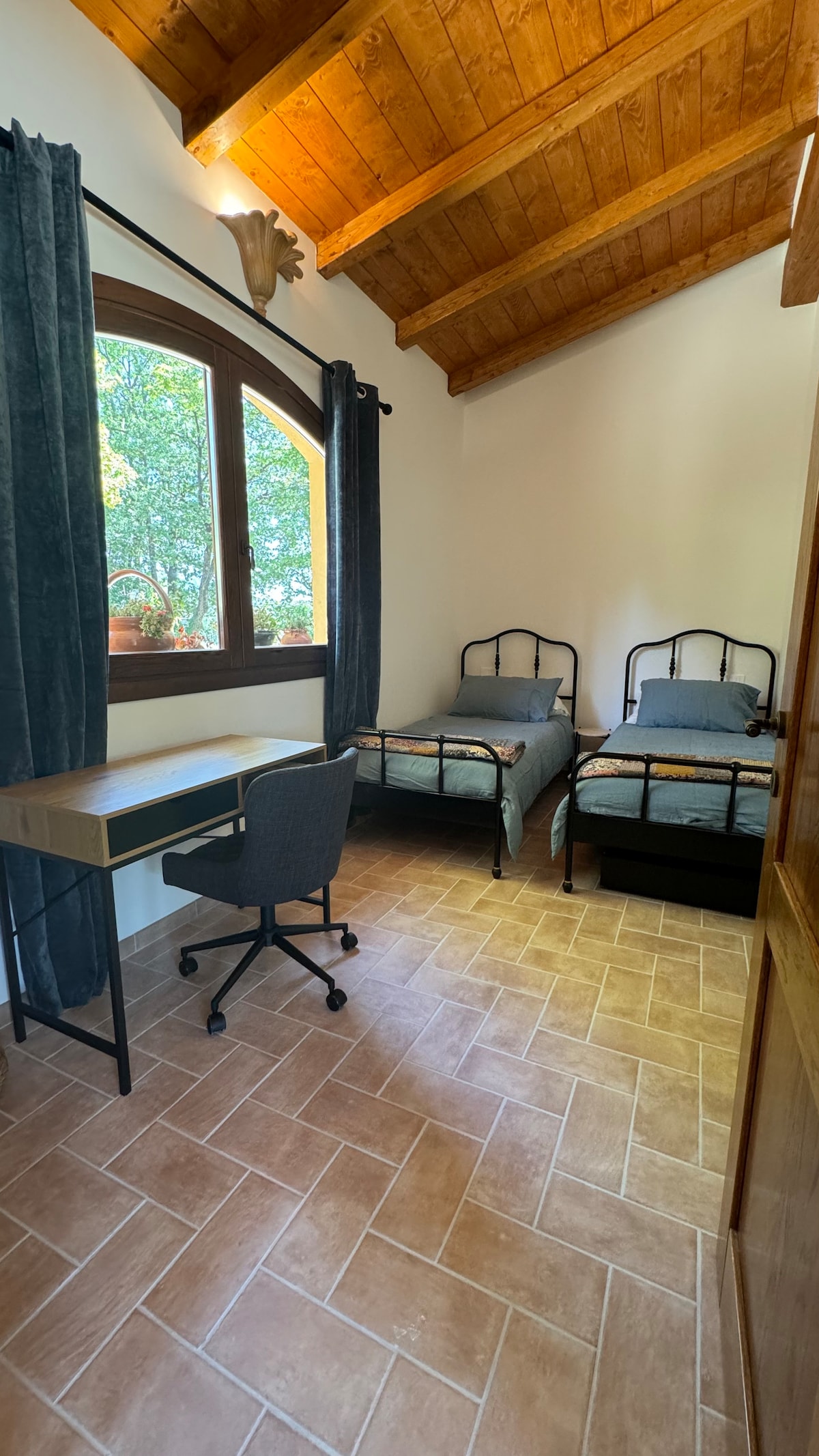 საძინებელი 2