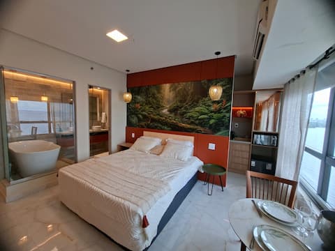 Renovated! Bathtub with beautiful view of Rio Negro