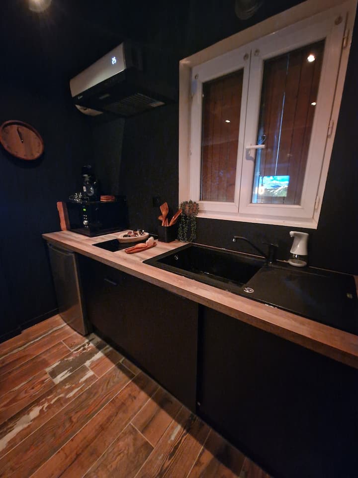 Suite à Décoration Immersive Et Baignoire Balnéo - Anduze