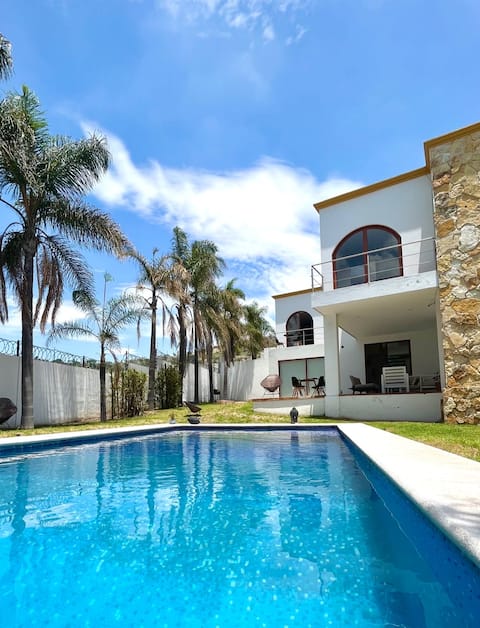House near downtown Atlixco with a pool