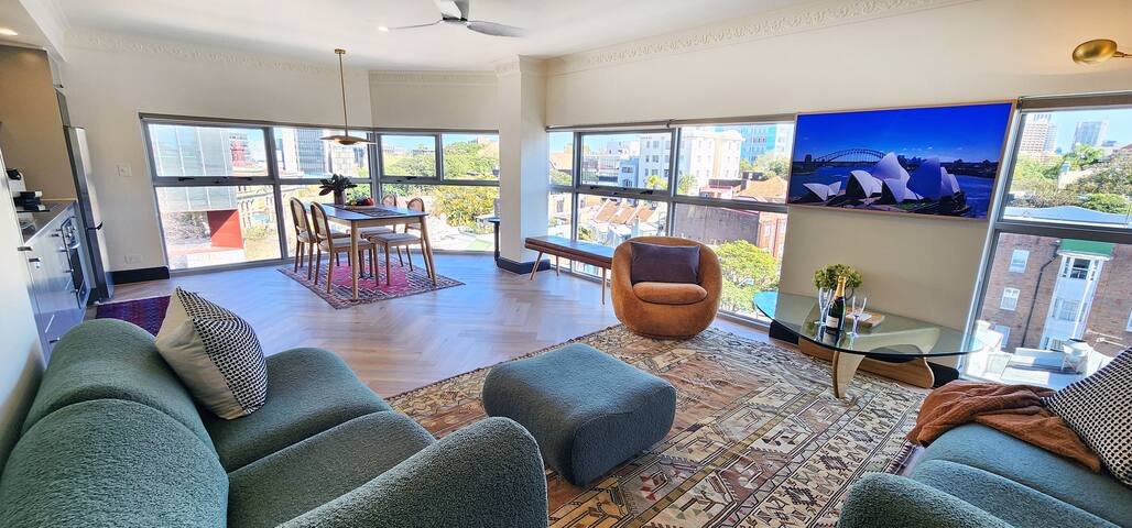 Chic Penthouse Apartment in Heart of Darlinghurst